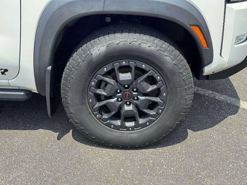 Used 2022 Nissan Frontier PRO-4X w/ Pro-4X Premium Package AWD/4WD image 9