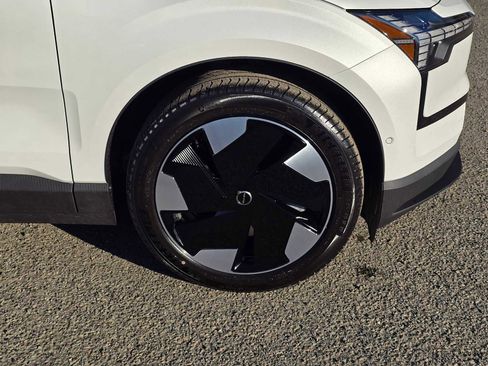 New 2026 Volvo EX30 Ultra image 9