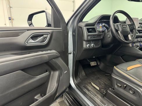 Used 2022 GMC Yukon XL AT4 image 19