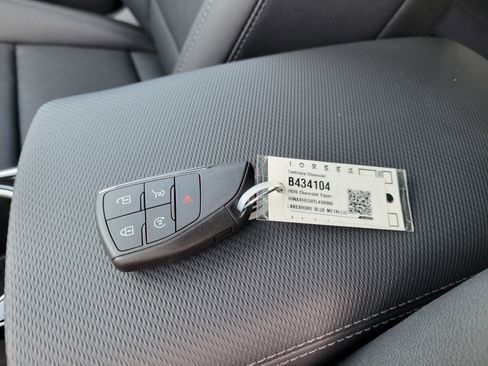 Used 2026 Chevrolet Equinox LT w/ Convenience Package II image 43