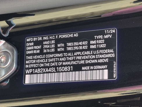 Used 2025 Porsche Macan 4S Electric AWD/4WD image 37