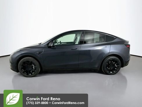 Used 2024 Tesla Model Y Long Range AWD/4WD image 4