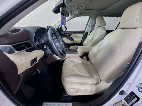 Used 2022 Toyota Highlander Limited FWD image 24