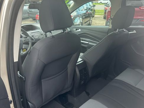 Used 2017 Ford Escape SE image 7