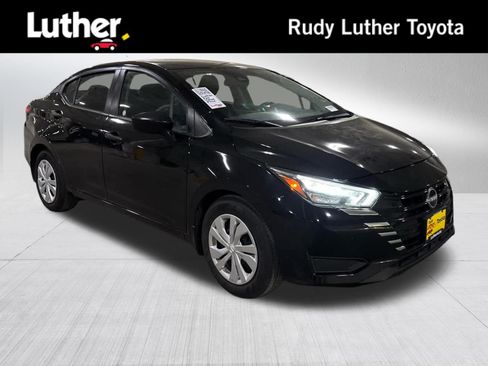 Used 2025 Nissan Versa S w/ Trunk Package FWD image 1