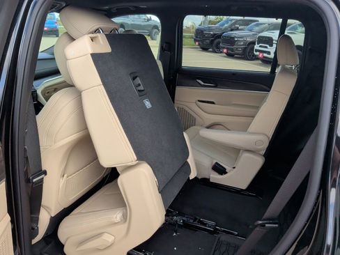 New 2025 Jeep Grand Cherokee L Limited image 46