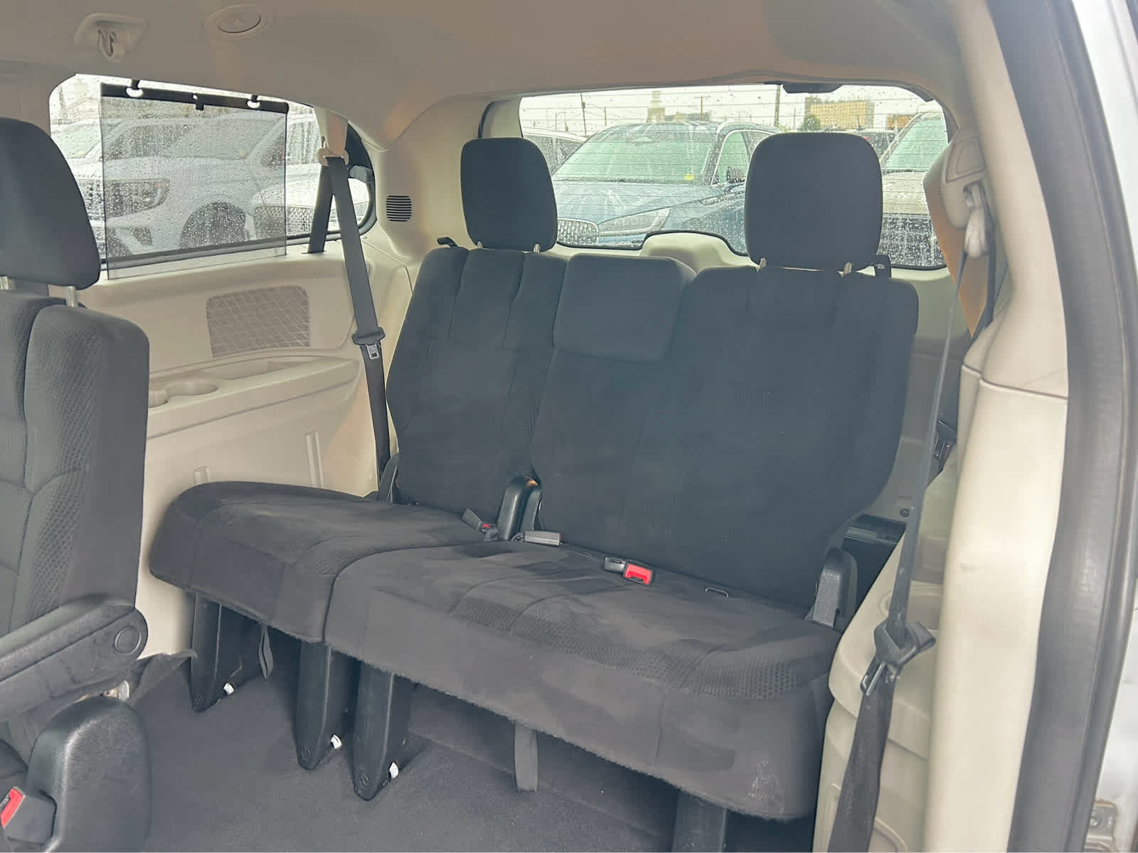 Used 2014 Dodge Grand Caravan SXT w/ UConnect Hands-Free Group FWD image 9