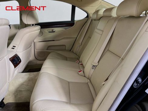 Used 2017 Lexus LS 460 w/ Comfort Package RWD image 32