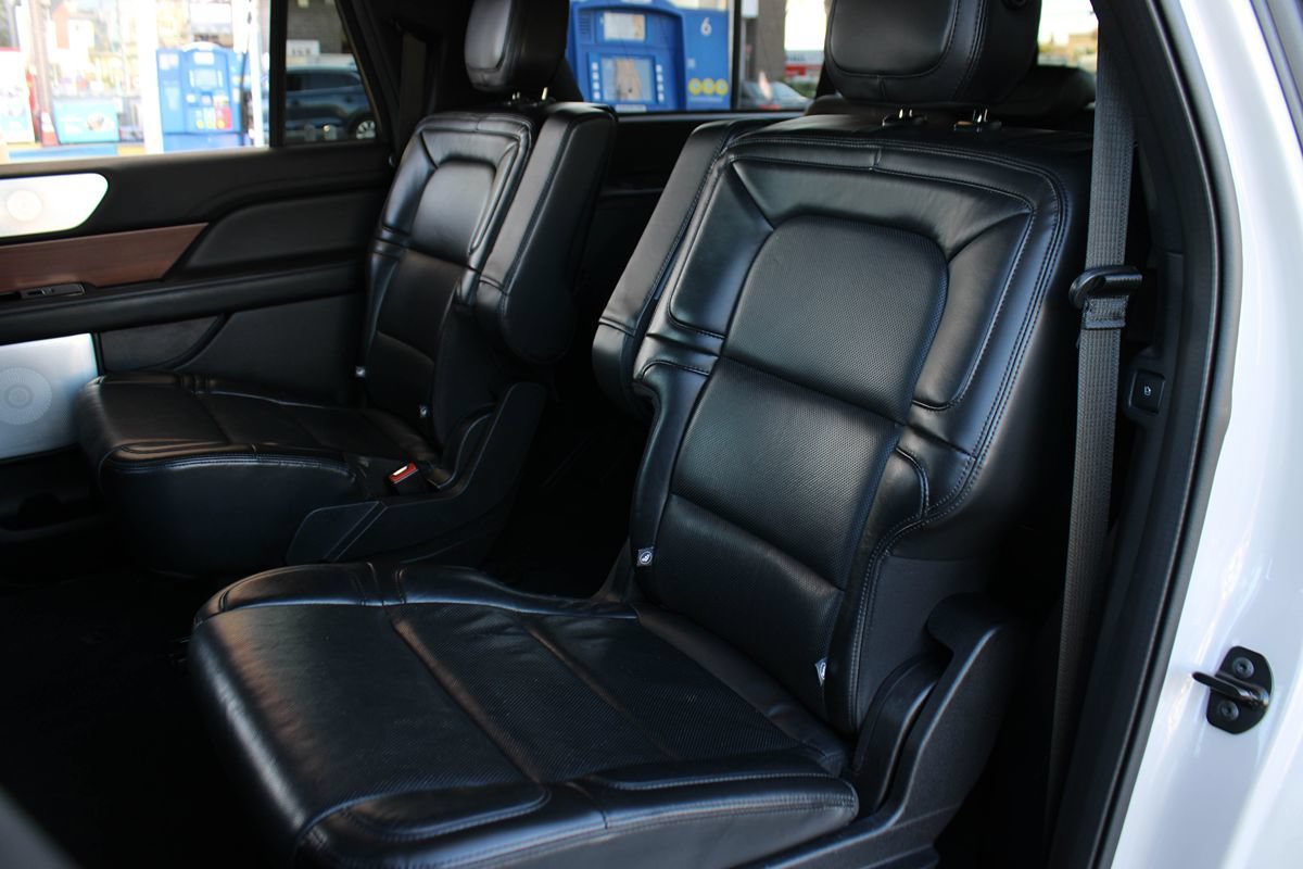Used 2020 Lincoln Navigator L Reserve w/ Equipment Group 208A Reserve AWD/4WD image 18