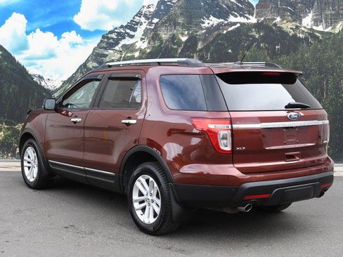 Used 2015 Ford Explorer XLT w/ Equipment Group 202B image 9