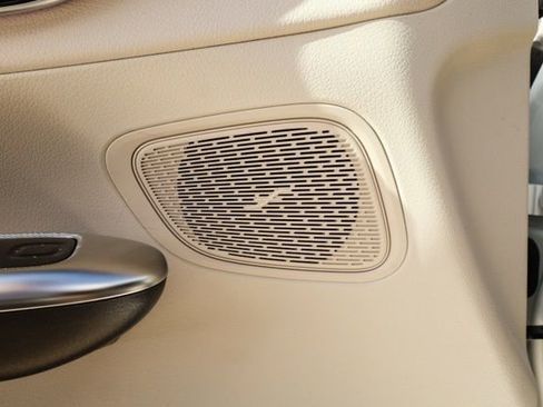 Certified 2025 Mercedes-Benz GLC 300 4MATIC image 26