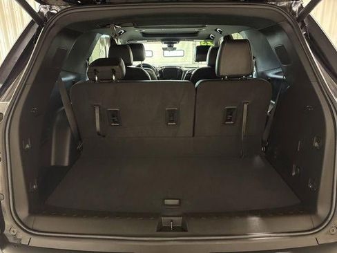 Used 2023 Chevrolet Traverse LT w/ LT Premium Package AWD/4WD image 30