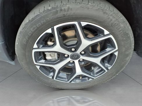 Used 2025 Jeep Compass Limited AWD/4WD image 9