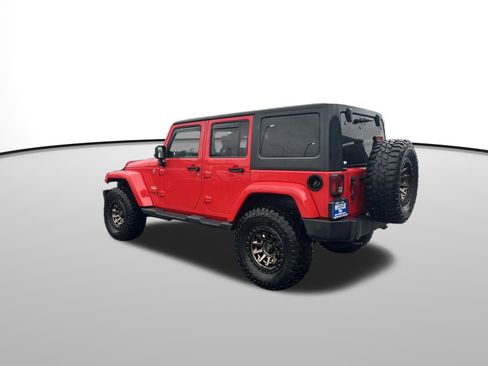 Used 2015 Jeep Wrangler Unlimited Sahara w/ Connectivity Group image 3