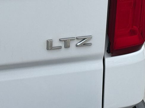 Used 2022 Chevrolet Silverado 1500 LTZ w/ LTZ Premium Package AWD/4WD image 48