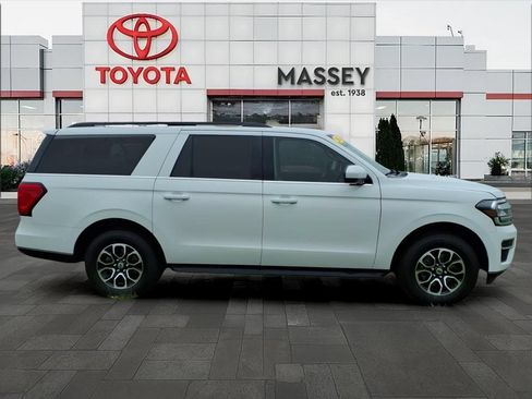 Used 2024 Ford Expedition Max XLT RWD image 2