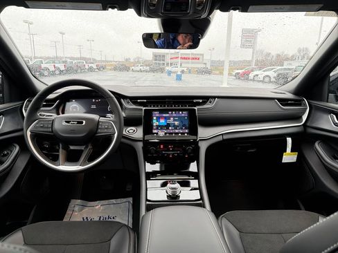 New 2025 Jeep Grand Cherokee L Altitude image 12