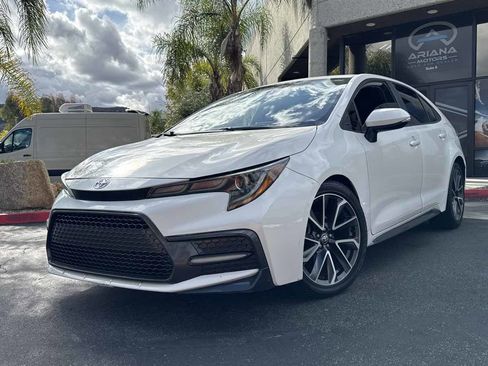 Used 2020 Toyota Corolla SE FWD image 2