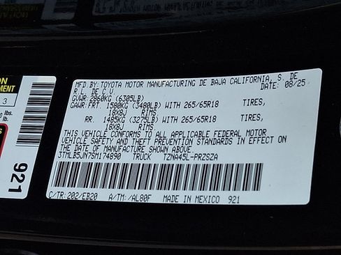 Used 2025 Toyota Tacoma Limited AWD/4WD image 26