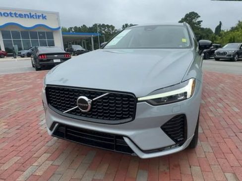 Used 2025 Volvo XC60 B5 Core w/ Protection Package Premier AWD/4WD image 6
