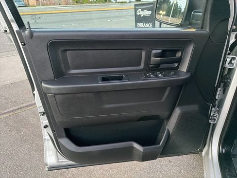 Used 2017 RAM 1500 ST w/ SXT Appearance Group image 25