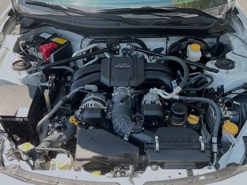 Used 2025 Toyota GR86 Premium w/ Performance Package RWD image 28