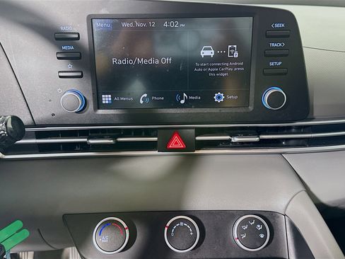 Used 2024 Hyundai Elantra SE image 18