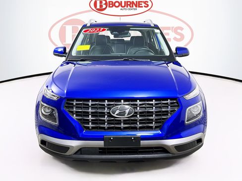 Used 2023 Hyundai Venue Limited image 5