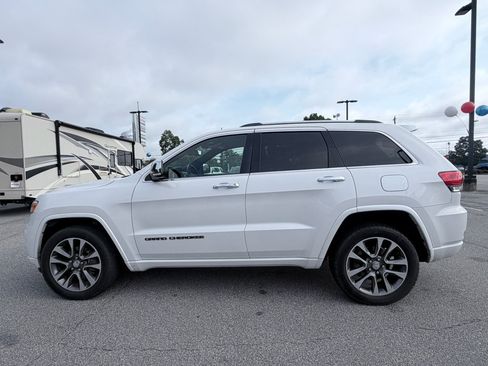 Used 2018 Jeep Grand Cherokee Overland AWD/4WD image 5