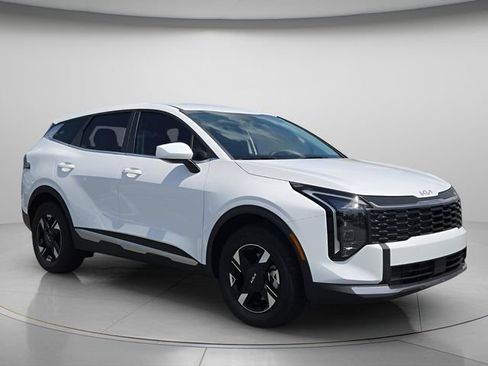 Certified 2026 Kia Sportage LX AWD/4WD image 3