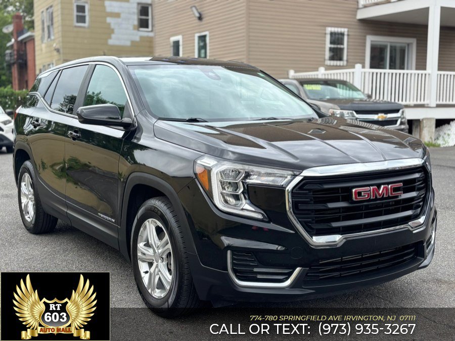 Used 2024 GMC Terrain SLE FWD image 3