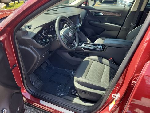 Used 2023 Buick Envision Avenir FWD image 13