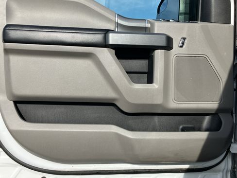 Used 2018 Ford F150 XLT w/ Equipment Group 302A Luxury AWD/4WD image 15