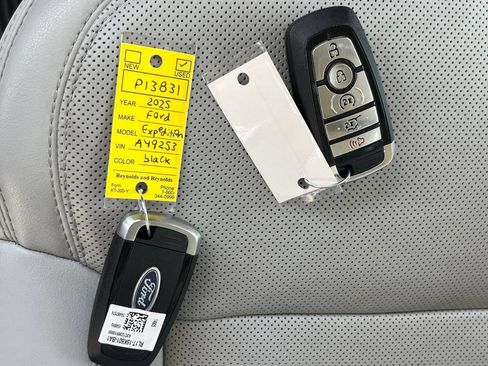 Certified 2025 Ford Expedition Platinum AWD/4WD image 34