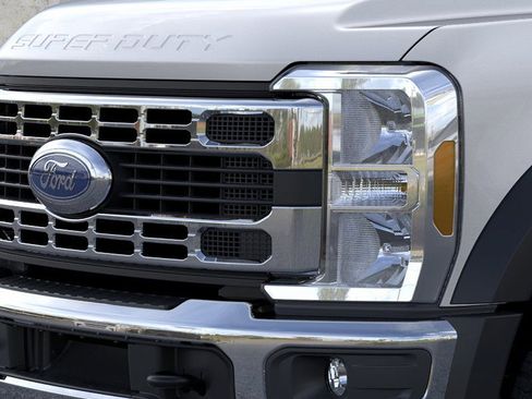 New 2026 Ford F550 4x4 Supercab Super Duty image 17