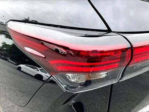 Used 2026 Toyota Highlander Platinum AWD/4WD image 29