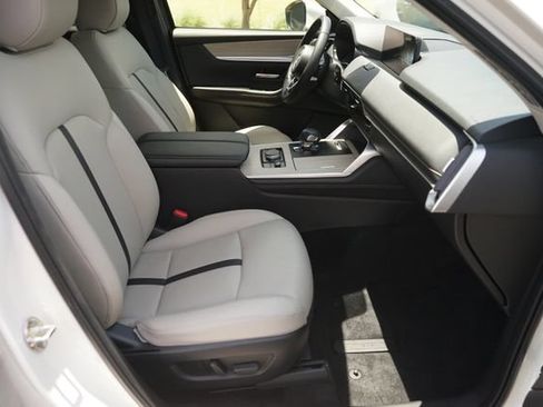 Used 2025 MAZDA CX-90 3.3 Turbo w/ Preferred Package AWD/4WD image 21