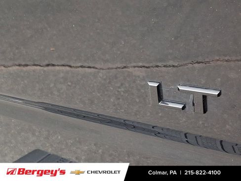 Used 2023 Chevrolet Silverado 1500 LT w/ Z71 Off-Road Package image 32