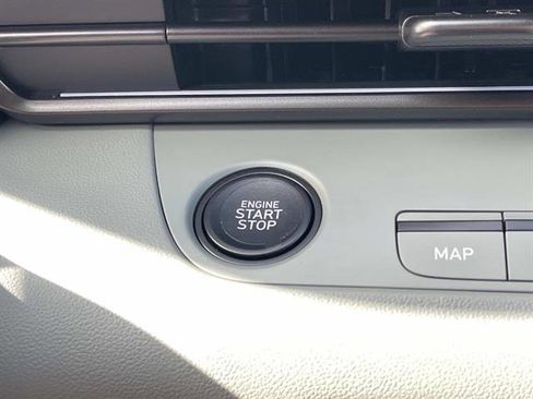 New 2026 Hyundai Elantra Limited FWD image 17
