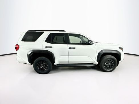 Used 2025 Toyota 4Runner SR5 AWD/4WD image 10