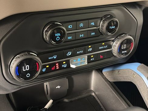 Used 2023 Ford Bronco Wildtrak image 20