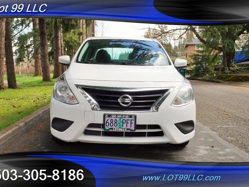 Used 2019 Nissan Versa SV image 6