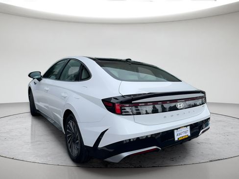 Used 2026 Hyundai Sonata SEL FWD image 13