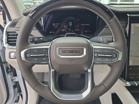 New 2026 GMC Acadia Denali w/ Super Cruise Package FWD image 28