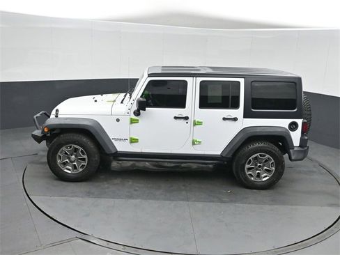 Used 2017 Jeep Wrangler Unlimited Rubicon image 34