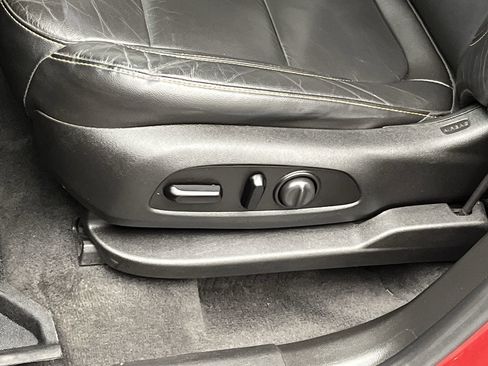 Used 2020 Chevrolet Traverse LT w/ LPO, Floor Liner Package image 9