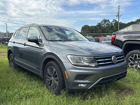 Used 2018 Volkswagen Tiguan SEL FWD image 12