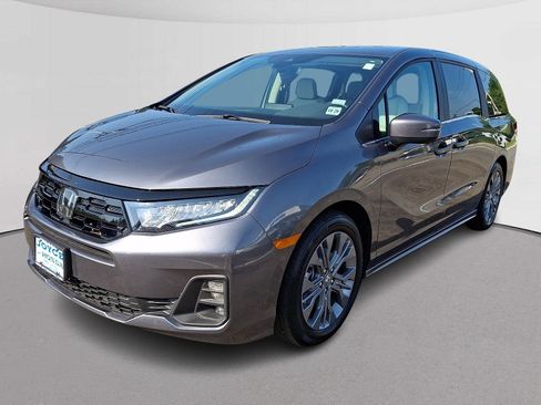 Certified 2025 Honda Odyssey Touring image 4