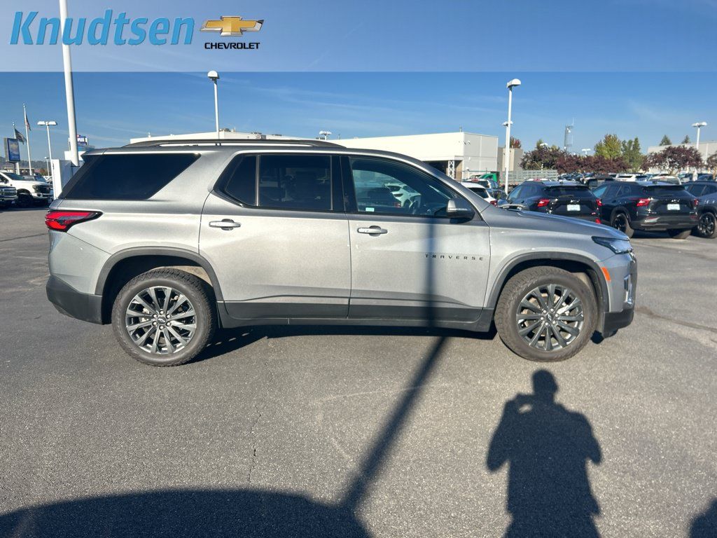 Used 2023 Chevrolet Traverse RS w/ LPO, Floor Liner Package AWD/4WD image 8
