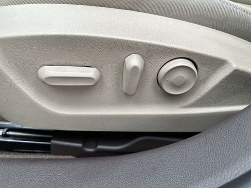 Used 2014 Buick Regal Premium FWD image 16